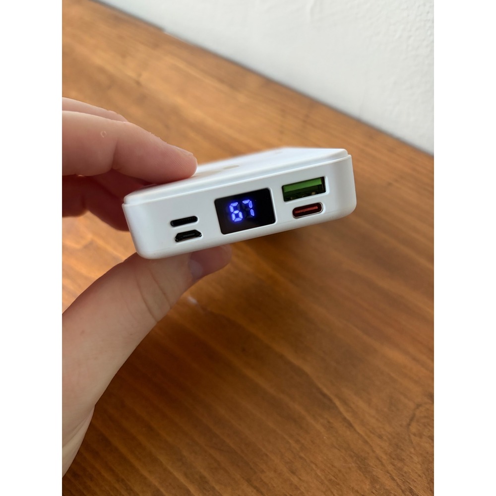 MagSafe Wireless Power Bank 10000mAh Portable Charger with Kickstand W014 White